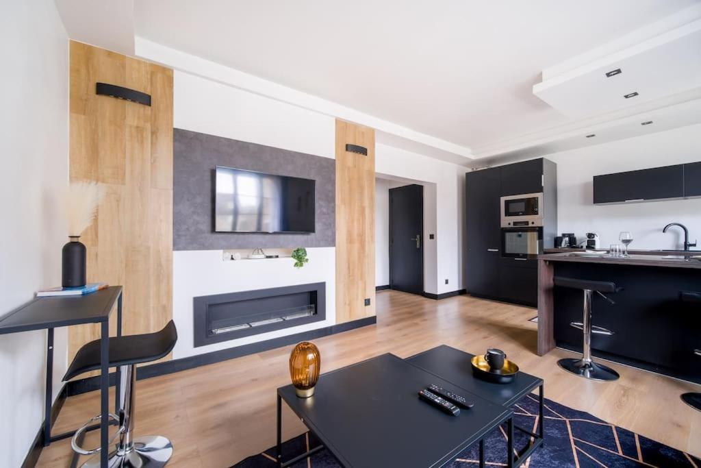 Le Black & White - 10 Min Orly, 3 Min Gare Juvisy Apartment Athis-Mons Exterior photo